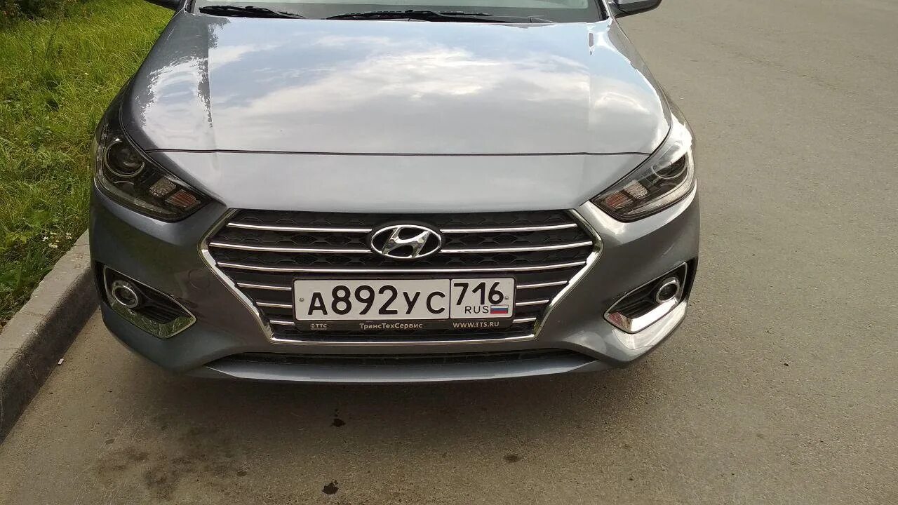Бампера хендай солярис 2018. Hyundai solaris 2018 хромированная решетка. решетка радиатора хендай солярис 2019. решетка радиатора хендай элантра 2019. решетка радиатора hyundai solaris 2025.