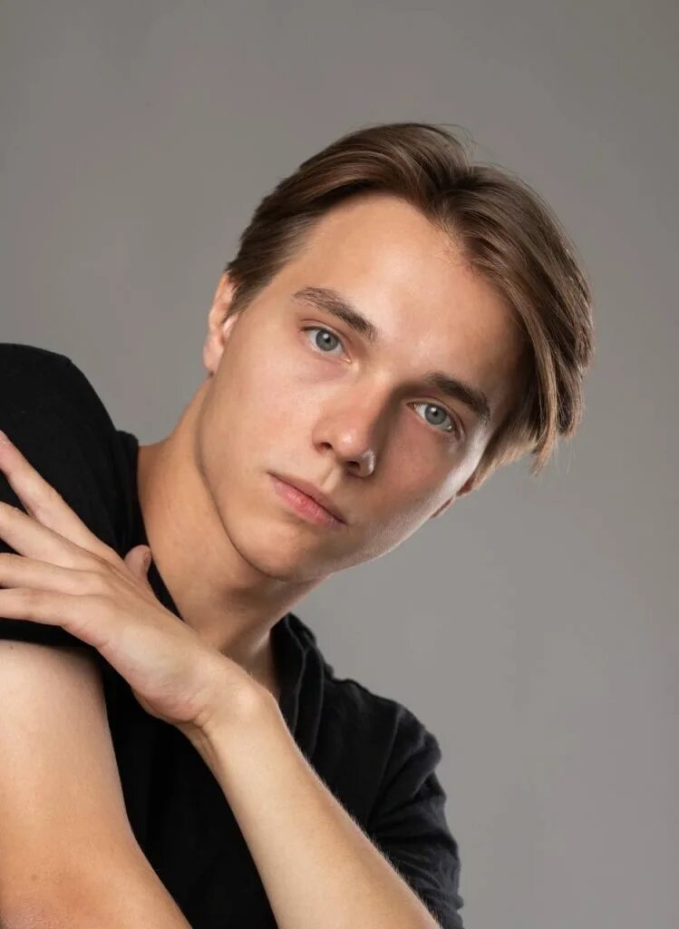 Грант, майкл (историк). Найти работу актер. Джеймс стюарт в молодости. Адам броди сейчас 2022. Ищем актеров.