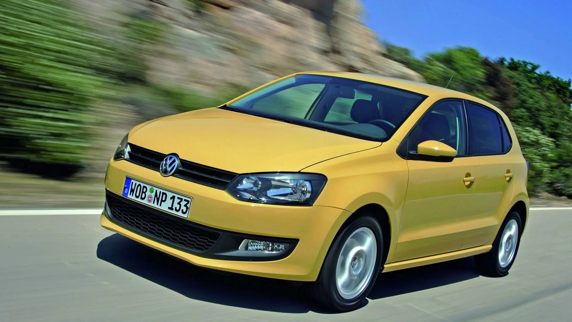 Купить поло 1 6. Фольксваген поло 2009 хэтчбек. Volkswagen Polo 2010 седан. Фольксваген поло 1. Фольксваген поло 5.