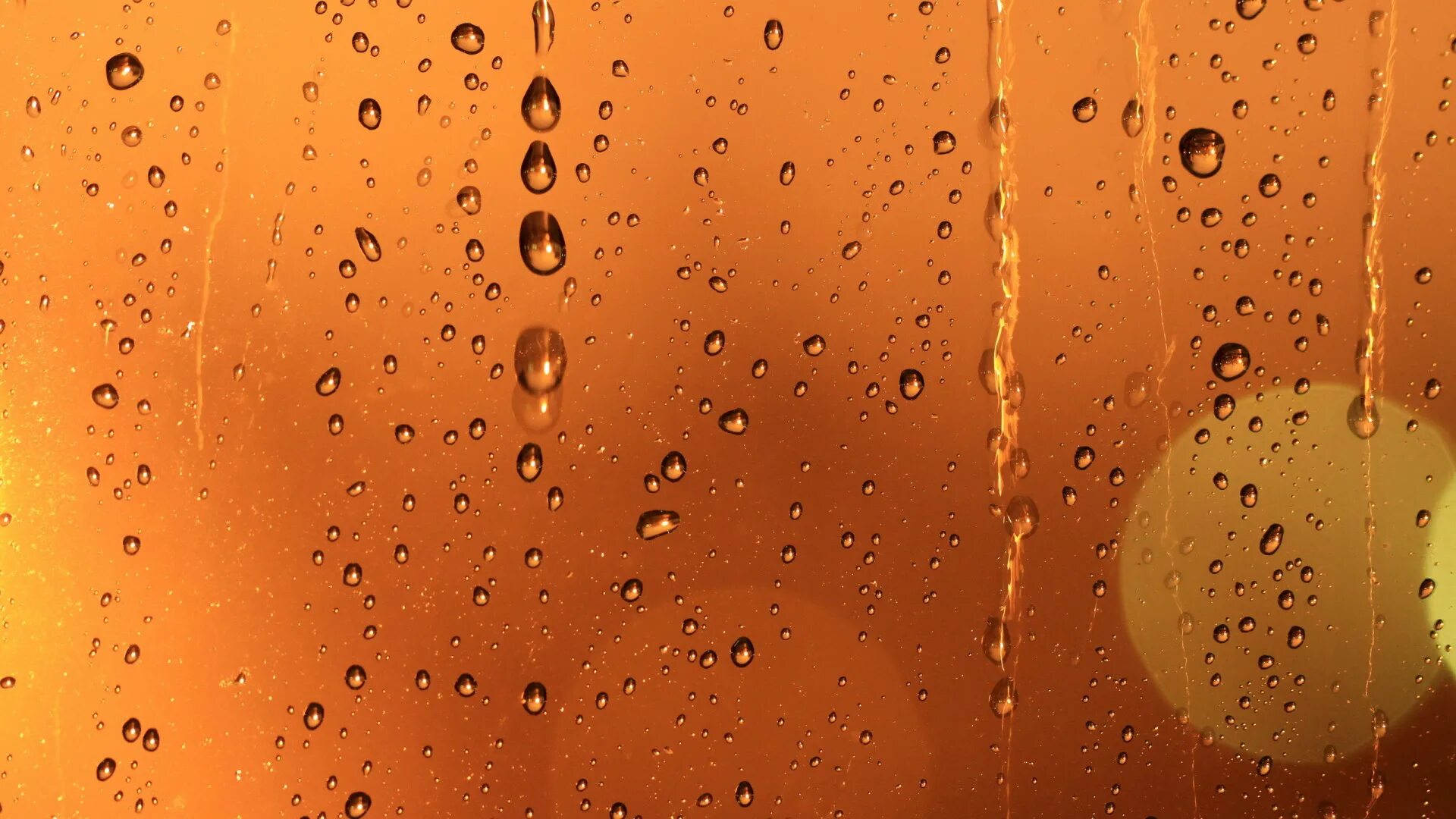 Мокрое стекло. Мокрое стекло. Капли на стекле. Капли воды. Капли на окне.