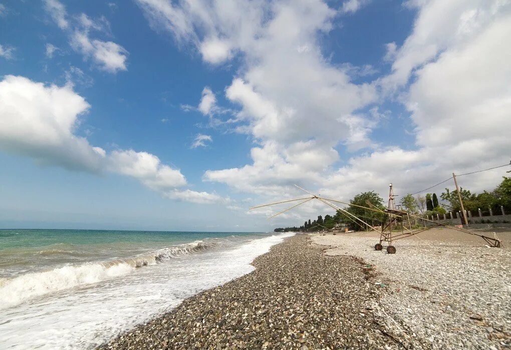 Пляж Леселидзе Абхазия. Абхазия пос Гечрипш. Гячрыпш Абхазия пляж. Море Гечрипш Абхазия. Кристалл гагра