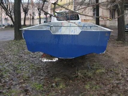 Лодка с двумя корпусами