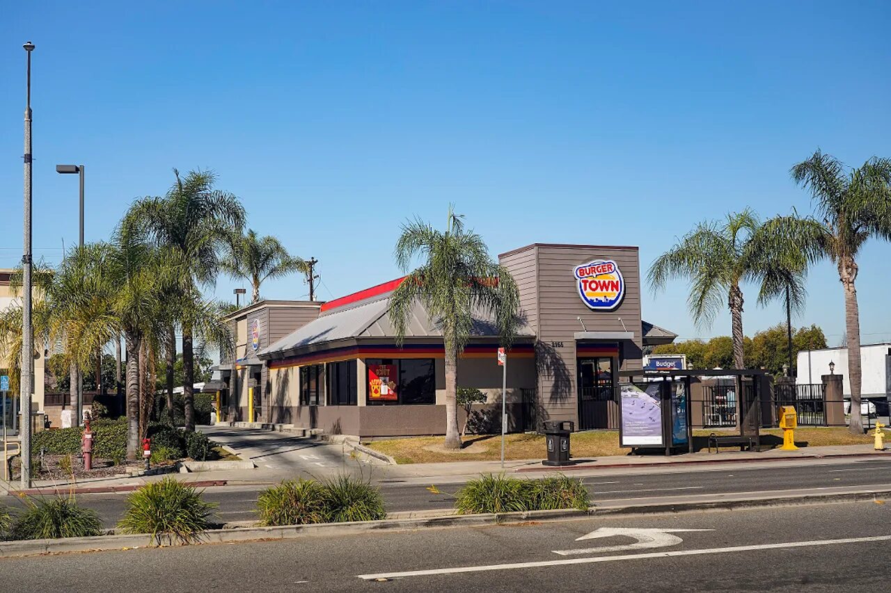 Call of duty modern warfare 2 бургер таун. Call of duty modern warfare 2 бургер таун. Burger town. Burger town operator. Burger town.