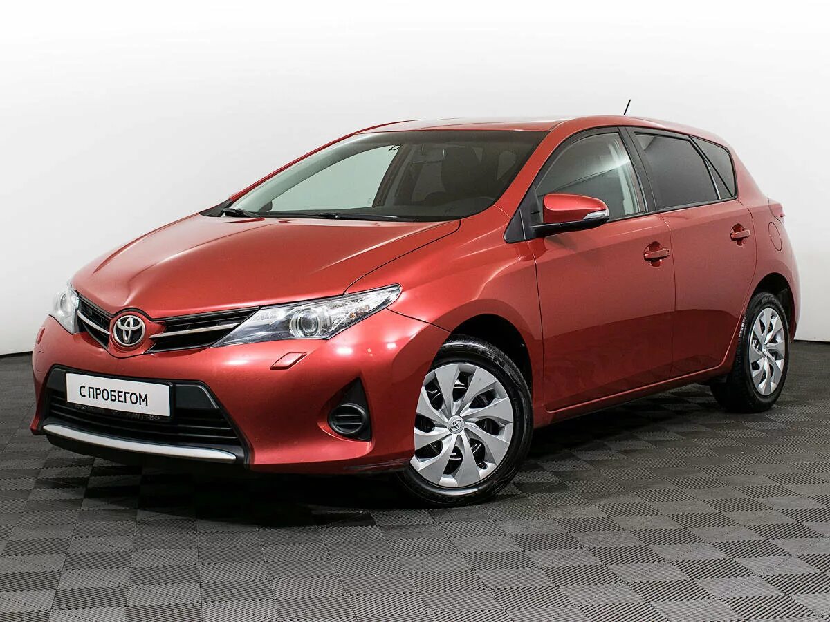 Toyota auris 1.6. Тойота аурис. Тойота аурис 2014. Toyota аурис 2013. То ота Аурус 2013.