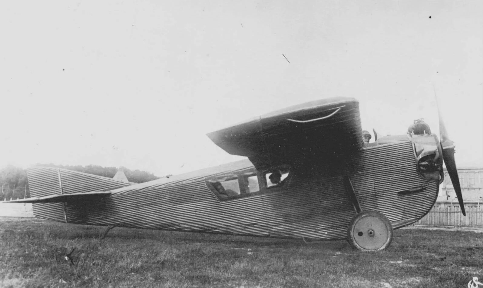 Вертолёт сикорского 1910. Братья райт первый самолет. Биплан «гаккель-vii», 1911. Самолет движения первых. Самолёт гаккель vii.