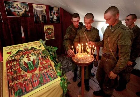 Наши молятся перед боем