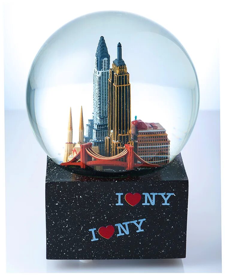 2 новых шара. Снежный шар New York. Шар в Нью-Йорке. Сувенирный шар Нью Йорком. Снежный шар Нью-Йорк купить.