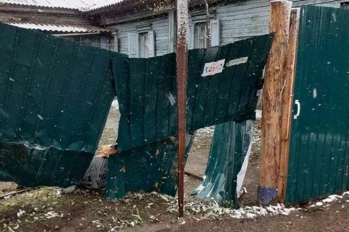 Машина в здании. Инцидент чита. Шпионы нелегалы в россии. Астрахань криминальная. Пожары в забайкалье.