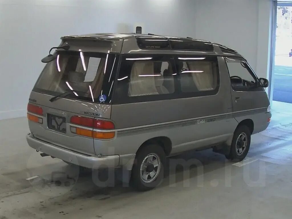 Тойота таун айс cr30. Lite Ace cr31. Toyota Lite Ace cr31. Toyota Town Ace cr31. Lite Ace cr31 багажник.