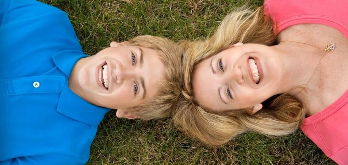 Мама друга. Elisabeth shue romance. Красивая фотосессия с сыном. Caught son. Mommy friend son.