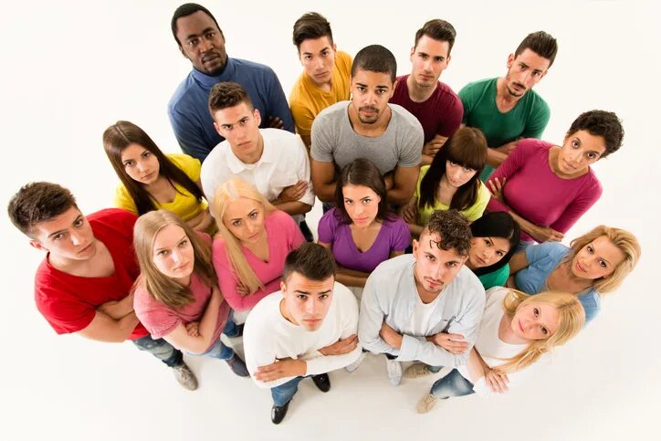 Показывает более групп. Показывает более групп. Много людей серьёзных. Показывает более групп. Счастливая группа палец вверх.