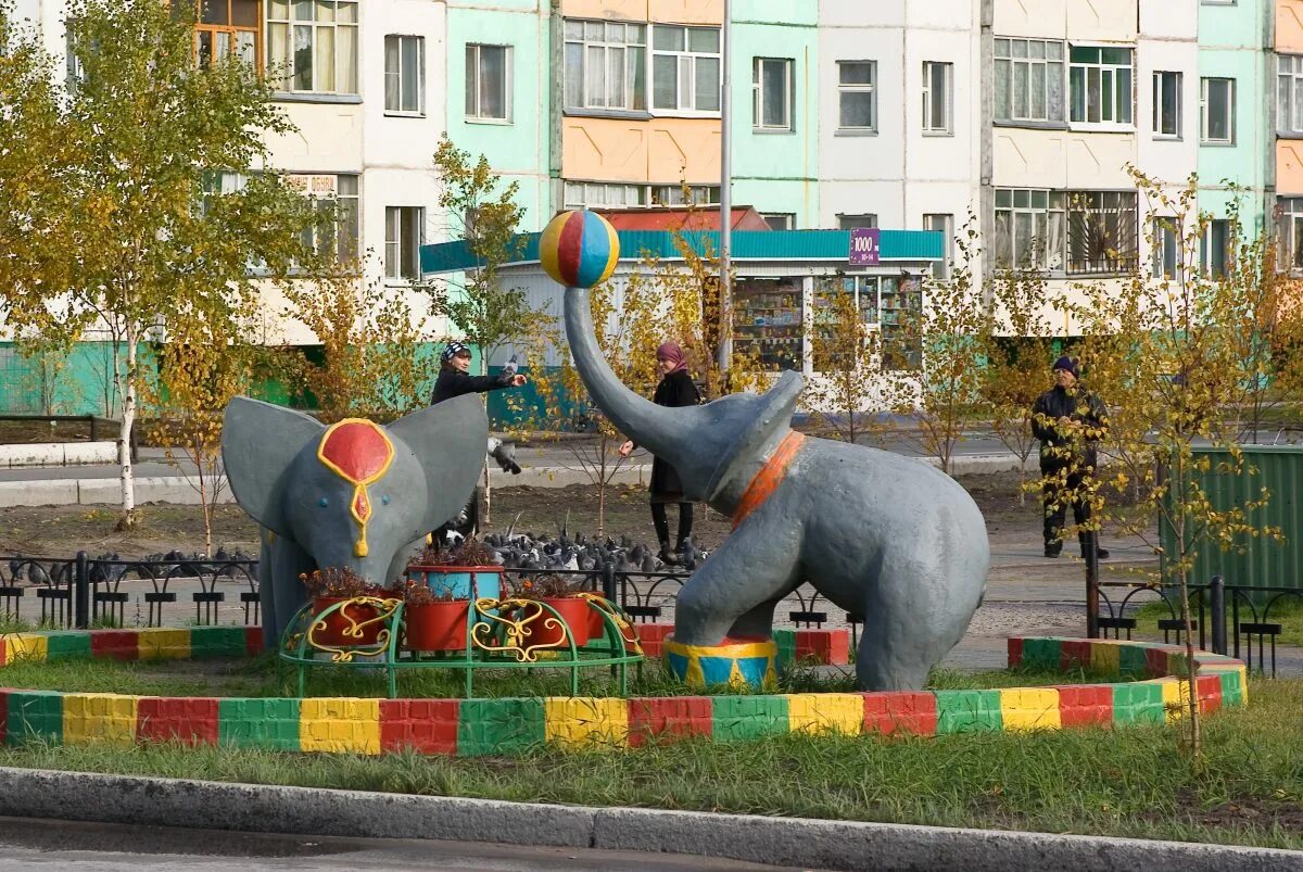 Погода радужный хмао радужный хмао. Памятник поколений радужный хмао. Радужный город хмао. Ну и радужный хмао. Радужный хмао зимой.
