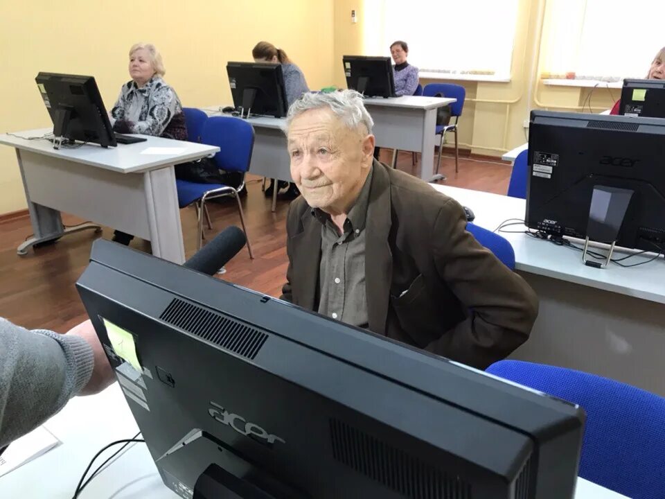 найти работу для пенсионеров. работа пенсионерам в рыбинске свежие. вакансии для пенсионеров. найти на авито работу для женщин пенсионеров. пенсионеры в больнице.