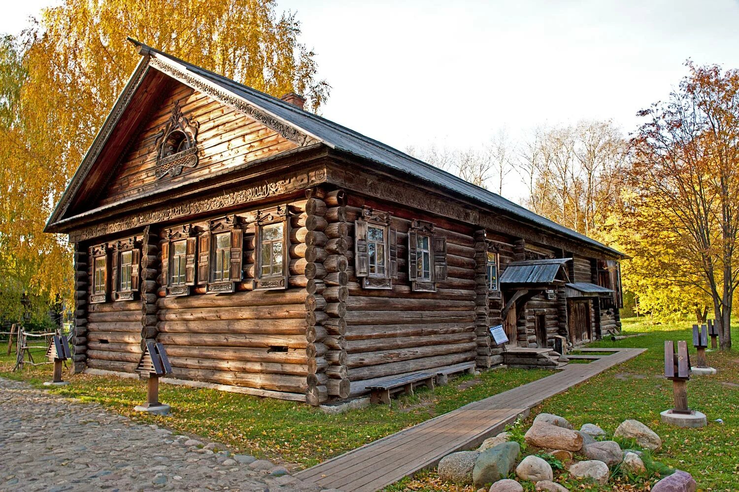 Wooden на русском. Музей русского зодчества Кострома. Костромская Слобода музей-заповедник. Музей древнего зодчества Кострома. Музей деревянного зодчества Кострома постройки.