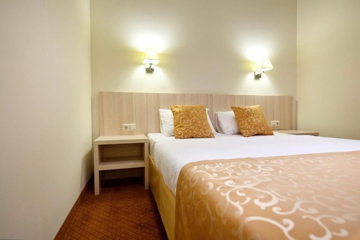 Что в номере даже был. Кемпинский отель. Тематический отель подушкин москва. San clemente palace kempinski venice. Свадебный номер для молодоженов.