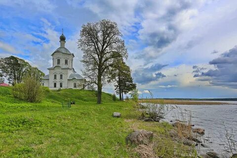 Монастыри на берегу