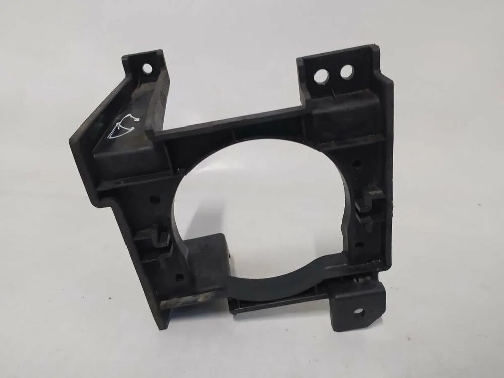 Крепления для противотуманных фар на форд транзит. Кронштейн для птф форд транзит 2020 клипсы. Кронштейн птф ниссан. Кронштейн птф рено сандеро 1. Кронштейн птф левый задний hino 300.