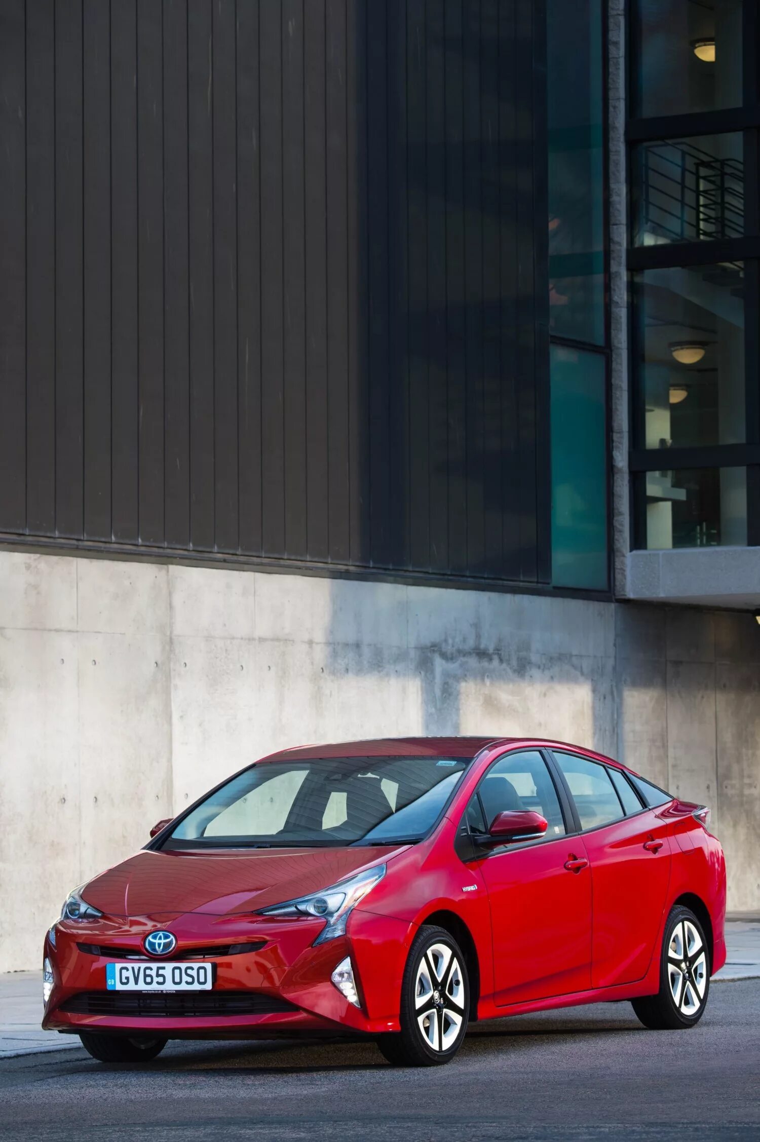 Toyota prius цены. Toyota Prius. Toyota Prius 2015. Toyota Prius 50 2015. Тойота Приус гибрид.
