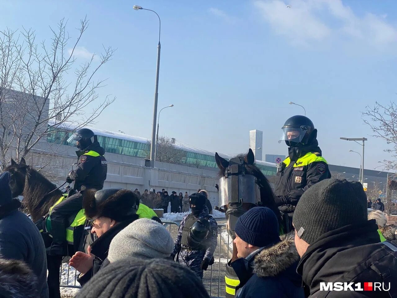 Почему шамана не было на митинг концерте. Митинг. Митинг в Лужниках. Митинг в Москве 22 февраля. Митинги сегодня.