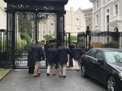 Сколько посольств других стран в москве