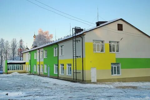 Телефоны в красных баках