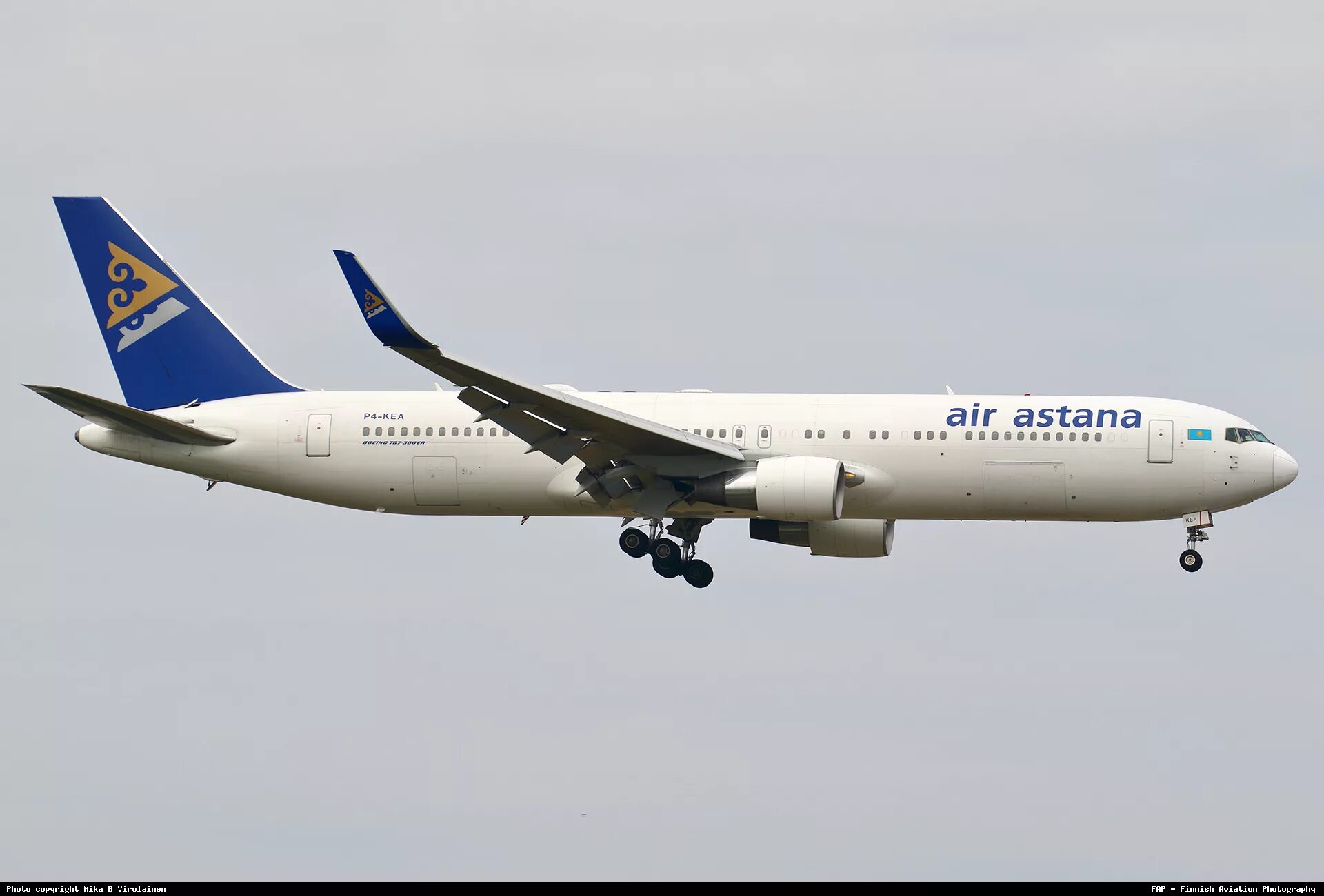 Эйр астана ручная. Boeing 767 Air Astana. Air Astana 767. Боинг 767 Астана. Boeing 767-300 Air Astana.