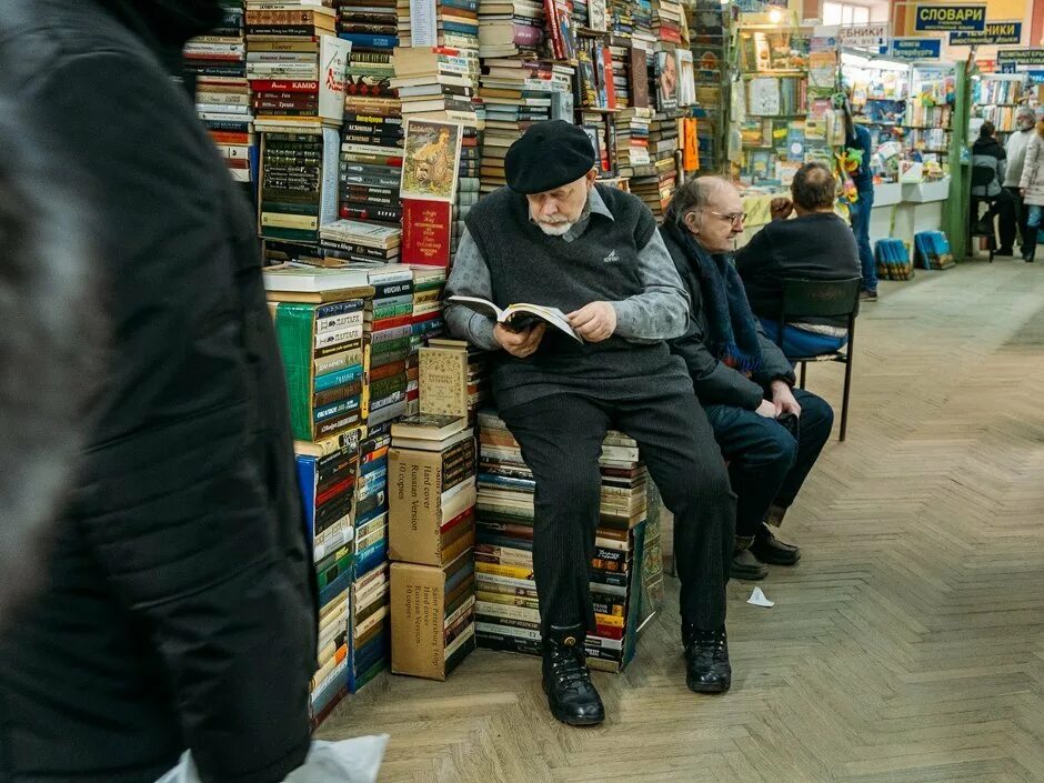 Ярмарка дк крупской режим работы. Книжная ярмарка дк крупской спб. крупской ярмарка книжная в спб. елизаровская крупской книжная ярмарка. книжная ярмарка дк крупской.
