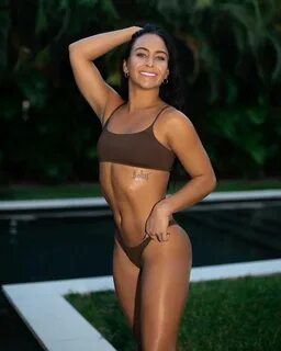 Gabi Butler en bikini (FOTOS) - BellasenBikini.com