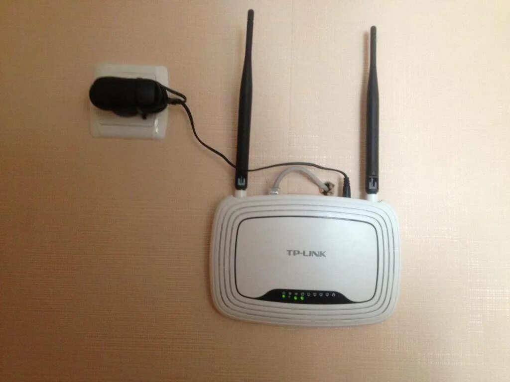 Установить router