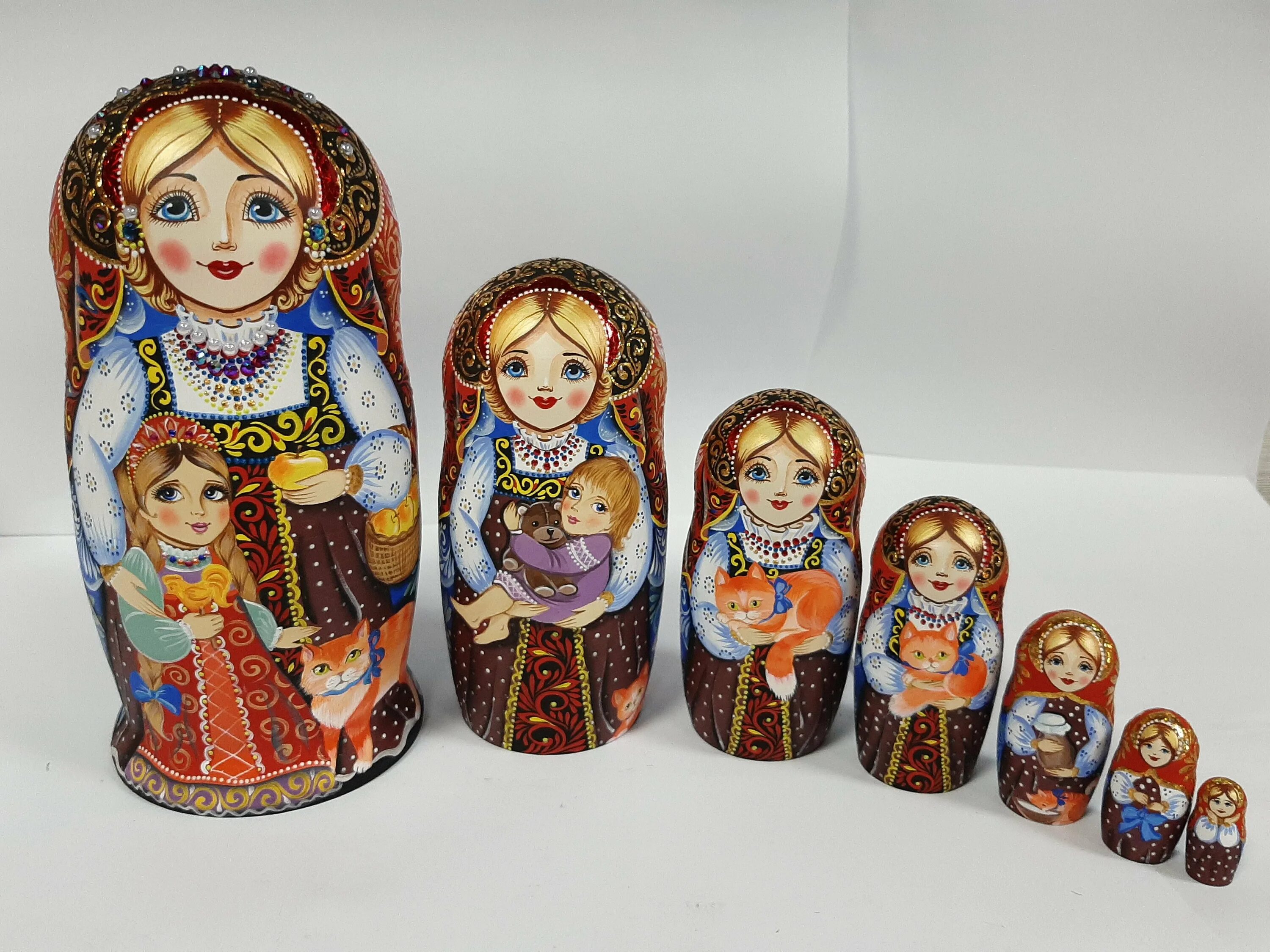 Матрешка фрося e308623. Две матрешки. Русская матрешка. Красивые матрешки. Роспись матрешки.