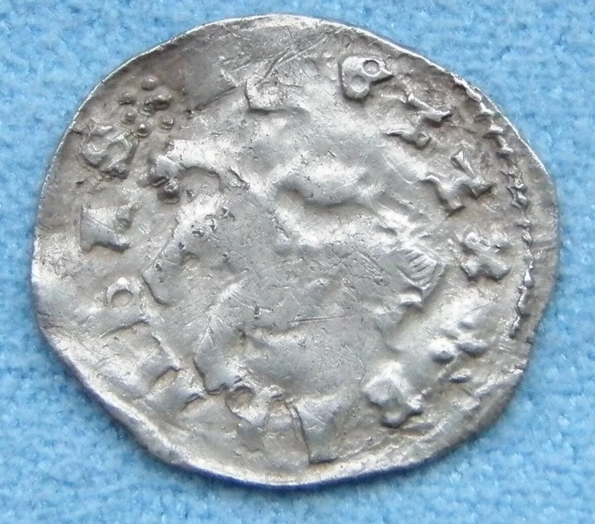 Медные монеты 1700-1800 года. Серебряная монета Cronay 1800 года. Серебряные копейки Петра 1700 год. Серебряные монеты 1700-1800 годов.