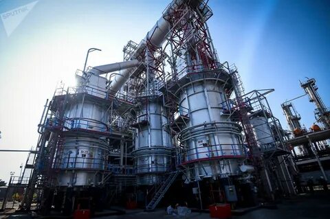 завод по переработке нефти