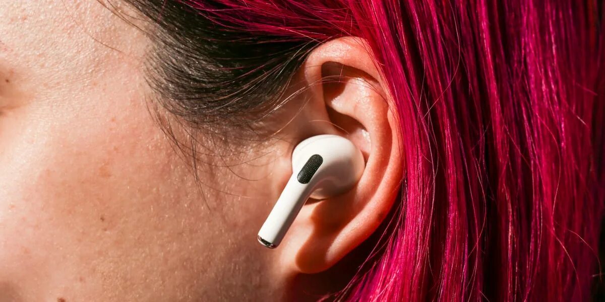 Почему наушники без звука. Apple AIRPODS 2.2 В ухе. AIRPODS Pro 2. AIRPODS 3 В ухе. Наушники AIRPODS 2 В ушах.