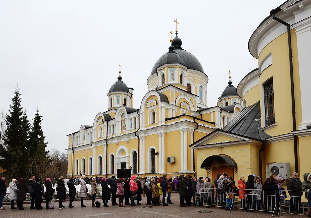 Святая матрона московская покровский монастырь. Матрона Московская Покровский монастырь. Храм Покровский монастырь Матрона Московская. Покровский монастырь храм Матроны. Покровский женский монастырь Святой Матроны Московской в Москве.