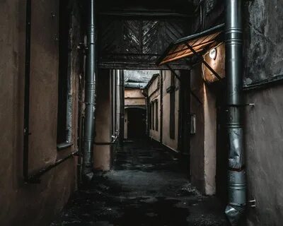 Черный двор сцена