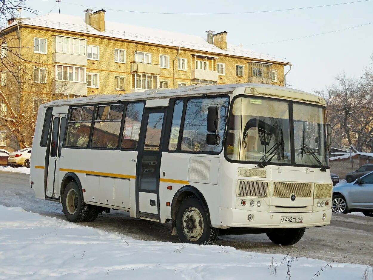 Автобус 442а пермь. ПАЗ 4234 днище. Пазик автобус. Автобус ПАЗ 4234 капот передний. Автобус ПАЗ 4234 решетка радиатора.