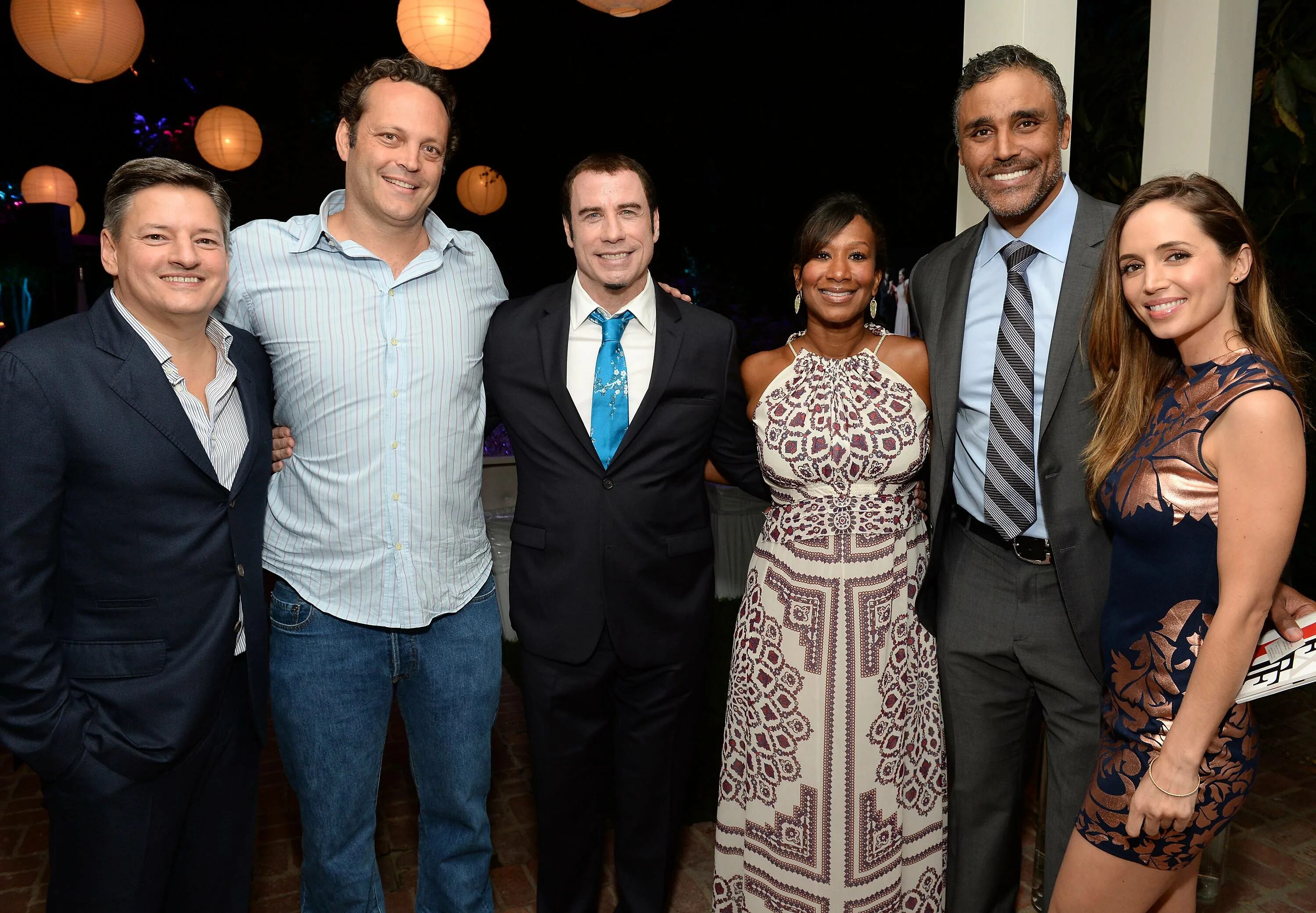 Женщина 35. Фолсом-стрит-ист. Известные стилисты женщины. Джон траволта и винс вон. Ист жен.