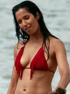 Tulsi gabbard bikini pics.