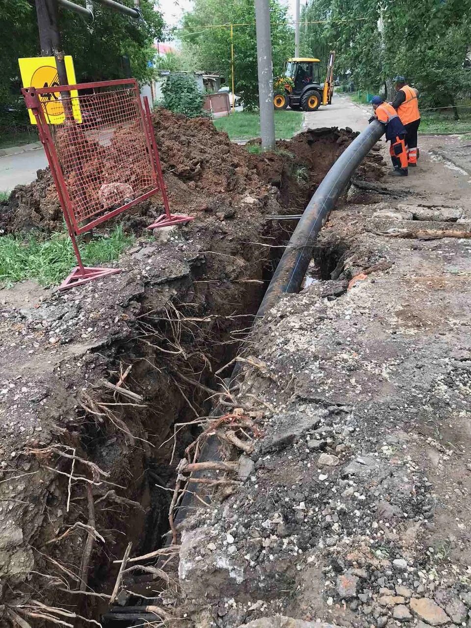 Водопровод в самаре. Водопроводные трубы снт. Задвижки для водопровода. Памятник водопроводу самара. Памятник трубы самара древо жизни.