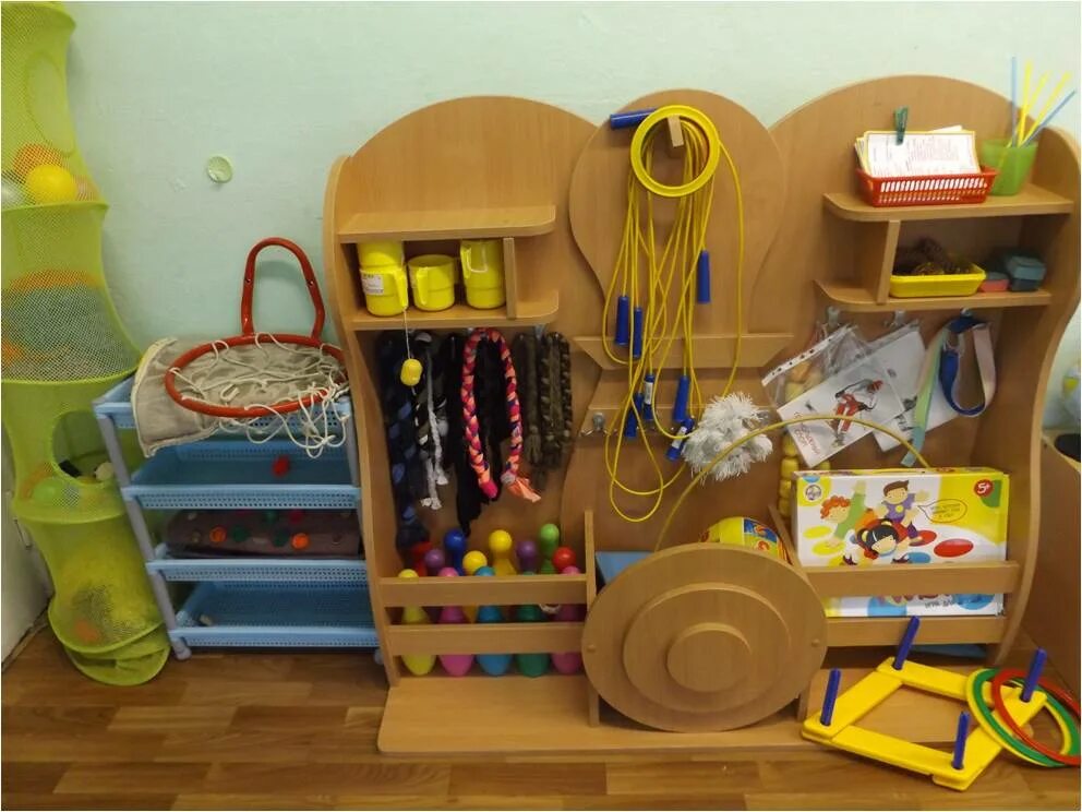 физ уголок в детском саду. центр физического развития картинка. физкультурный уголок в детском саду. физкультурные уголки в группах детского сада. центр физического развития детей.