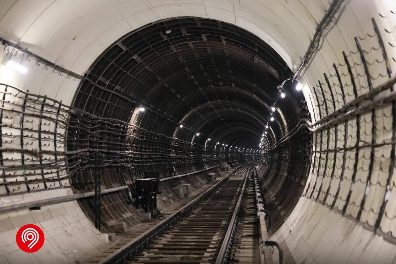 Москва царицыно кантемировская. Тоннели у станции метро Царицыно. Тоннель Царицыно Кантемировская. Тоннель метро. Тоннель метрополитена.