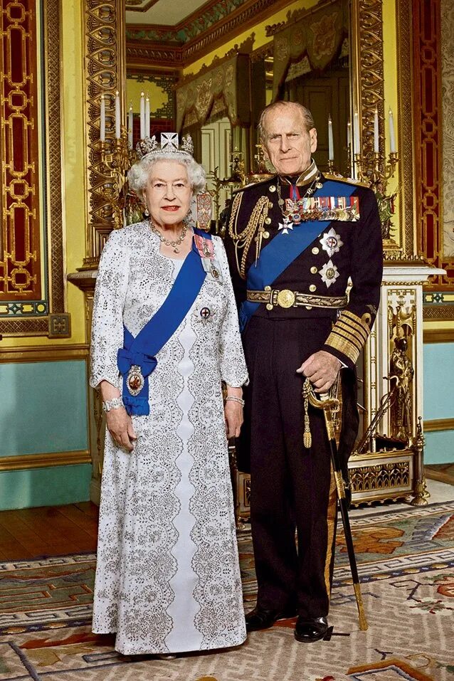 Наследница испанского престола. Королева елизавета и королева летисия. Чарльз и камилла король и королева. Принц карл филипп и принц уильям. Наследники английского престола принцесса анна.