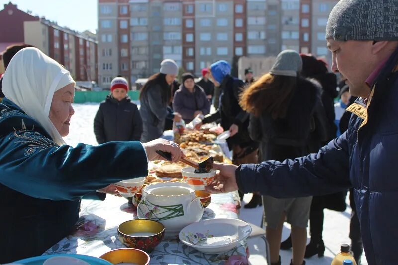 Празднование Наурыза. Наурыз Костанай. Наурыз на улице. Петропавловск мейрамы Наурыз.