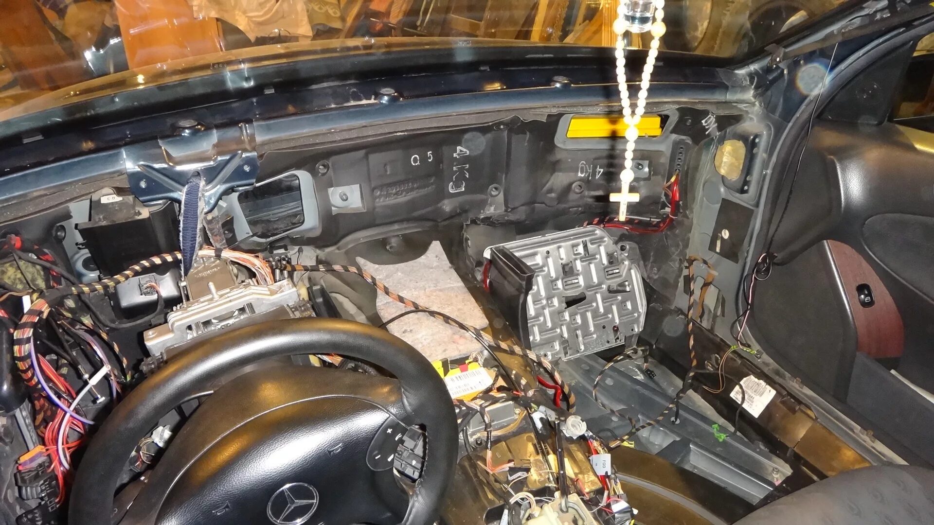 Как снять панель w203 Как снять панель w203