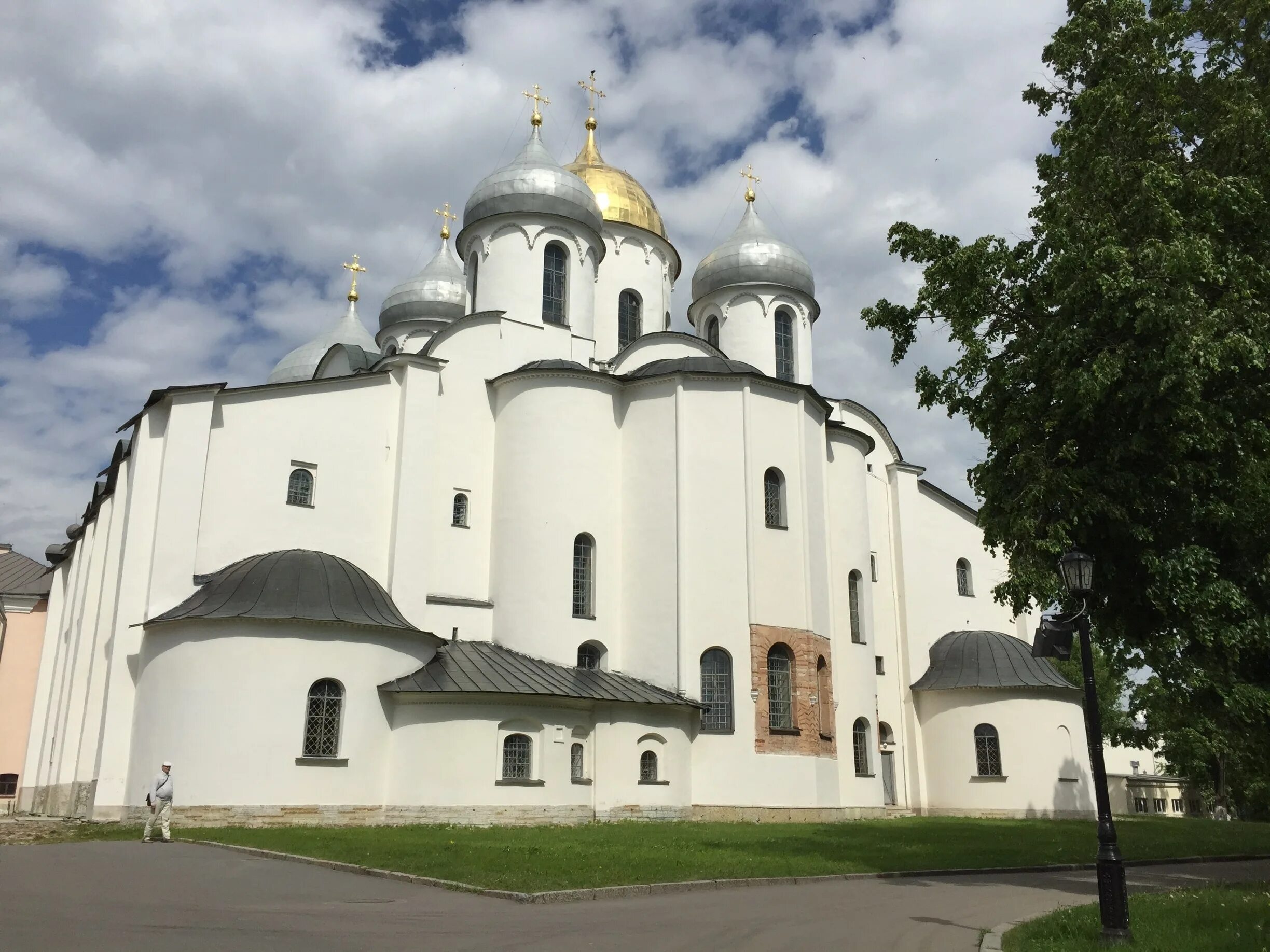 Какие достопримечательности в новгороде. Великий новгород досто. великий новгород достопримечательности. великий новгород 35 достопримечательности. достопримечательности древнего новгорода.