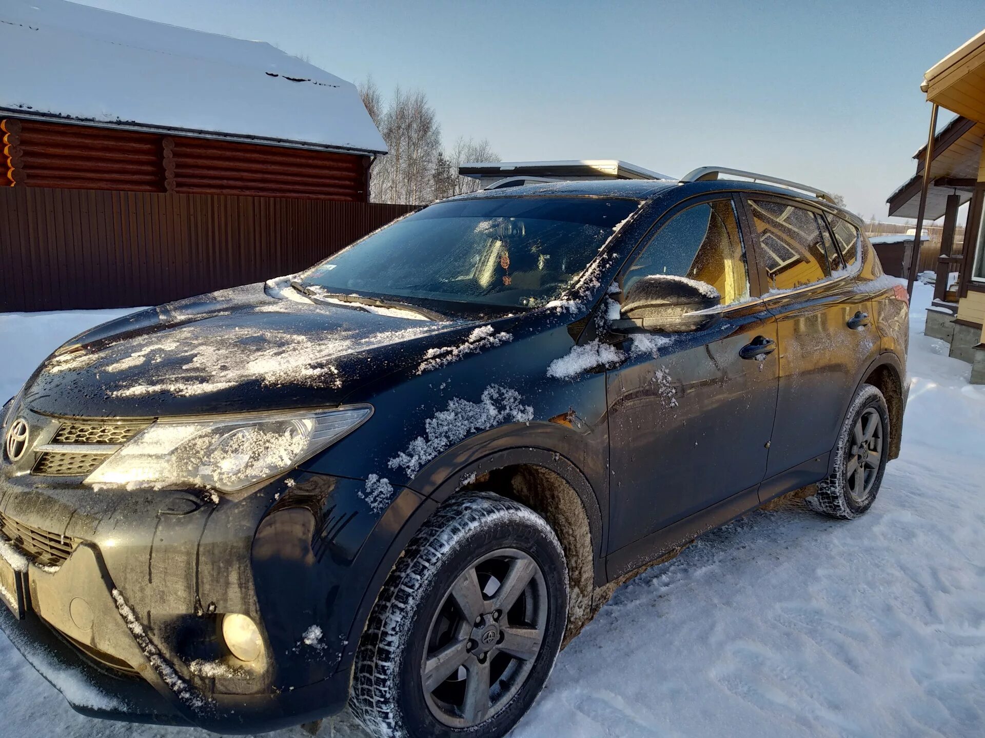 Toyota rav4 2013 Snow. Тойота рав 4 ржавая. Рав 4 2013 пленкой. Кузов Тойота рав 4 2013. Разбираю рав 4