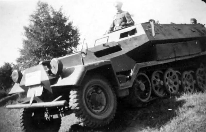 Sd kfz 251 c. Sd kfz 251 ханомаг. бтр hanomag sd kfz 251. sd kfz 251/10 ausf.c hanomag. sd kfz 251 hanomag внутри.