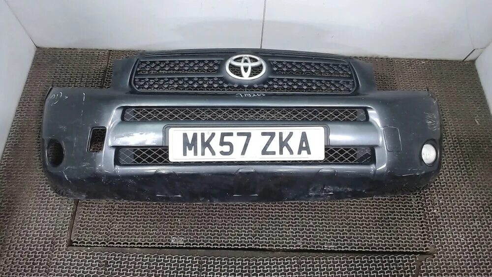 Бампер toyota rav4. Тойота рав 4 2007 передний решетка бампера. 5211942964.