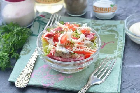 Салат мексиканский с копченой колбасой