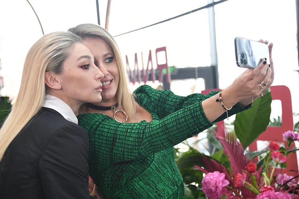 Ивлеева юбилей. Пугачева на вечеринке ивлеевой. Собчак на вечеринке ивлеевой 2023. Пугачева на дне рождения ивлеевой. День рождения ивлеевой насти 2021.